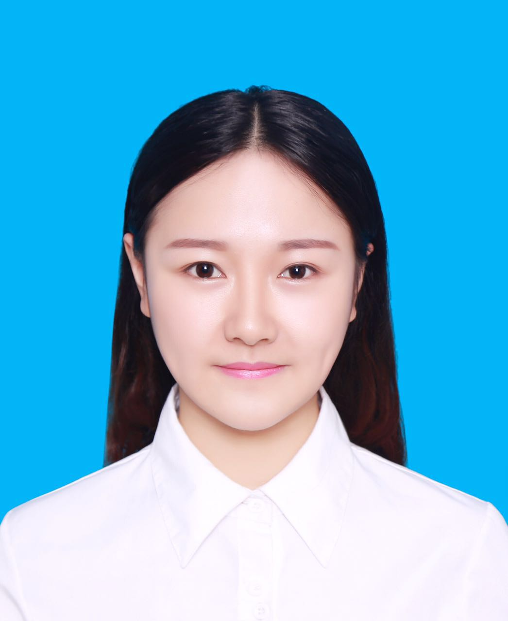刘  倩