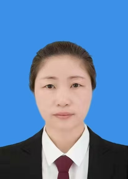 杨  莉