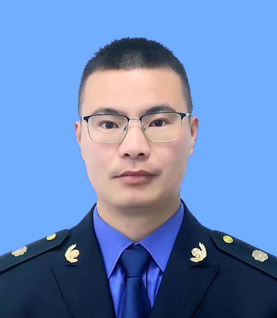 吴  鑫